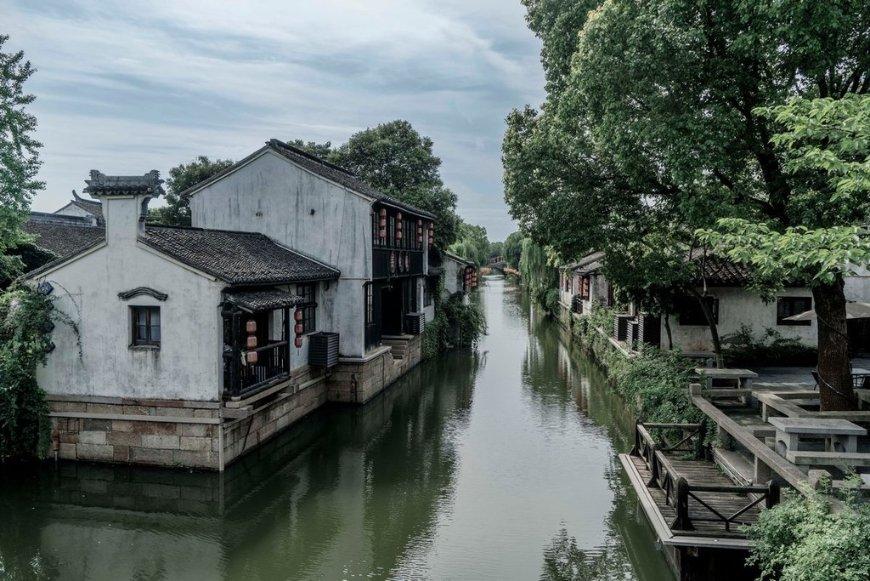 那个曾经在一起生活过的家人得肝癌离开，以前抽过一两次他抽过的烟头，请问会不会被传染呢？
